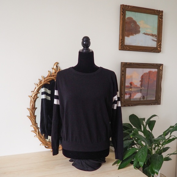 Brandy Melville Sweaters - BRANDY MELVILLE Black & White Sweater